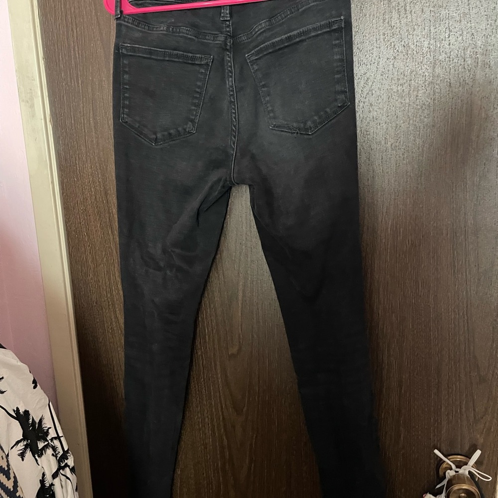 Universal thread size 27 black skinny jeans